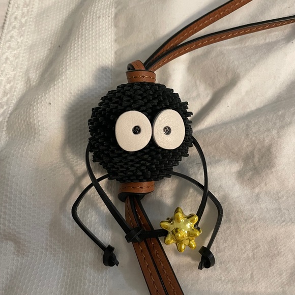Loewe Spirited Away susuwatari bag charm - Picture 3 of 6